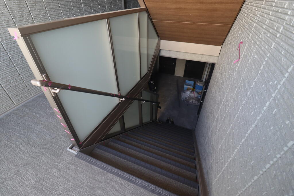 その他共有部分　階段：画像は同社類似物件の写真