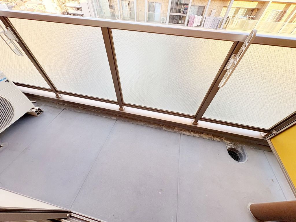 バルコニー　バルコニー