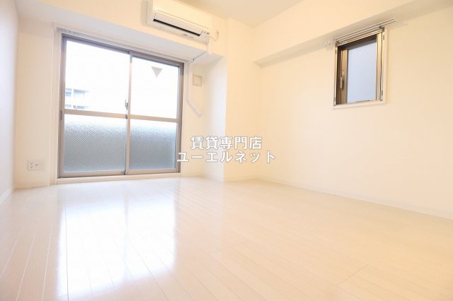 居室・リビング　ゆったりとくつろげる、落ち着きのある居室空間です