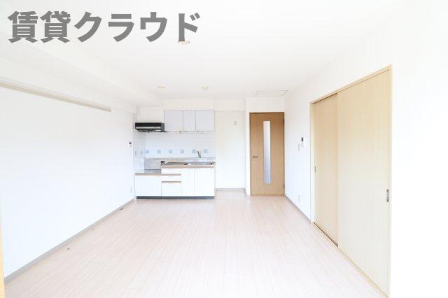 居室・リビング　こちらのリビングで趣味の時間をお楽しみください