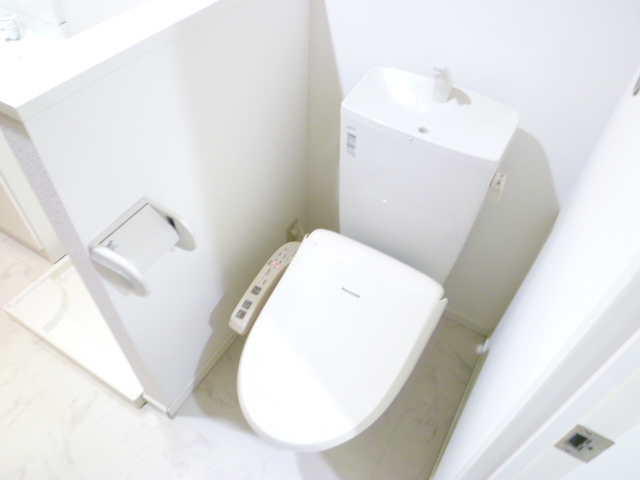 トイレ　※モデル
