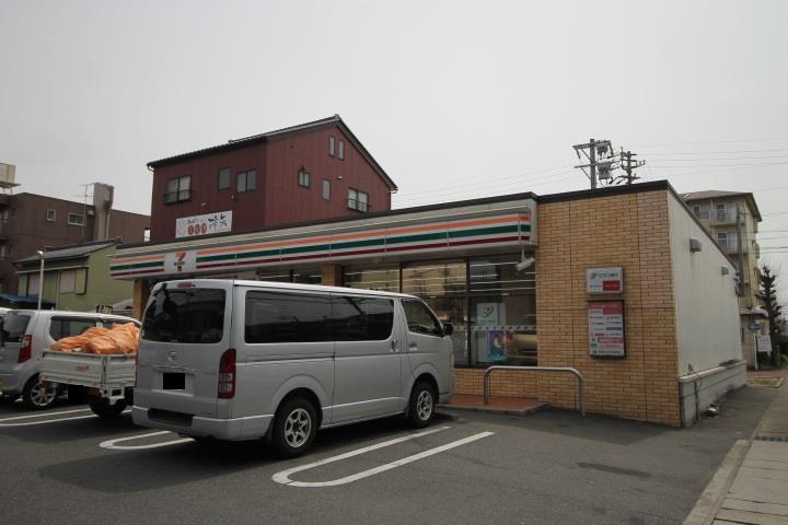 コンビニ　セブン－イレブン名古屋畑江通８丁目店（コンビニ）まで877m