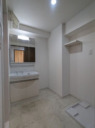 洗面設備　※類似物件の写真となります。現状優先。