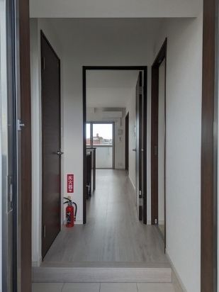 玄関　※類似物件の写真となります。現状優先。