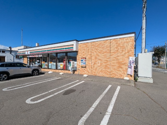 コンビニ　セブンイレブン本別町北店（コンビニ）まで1008m