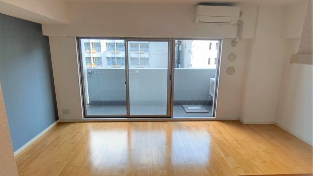 居室・リビング　エアコン付きなので年中快適です