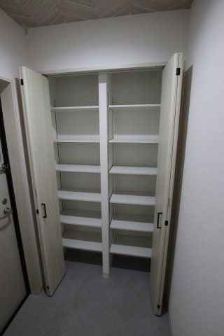 収納　シューズボックス