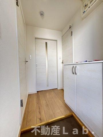 玄関　※反転タイプのお写真です。