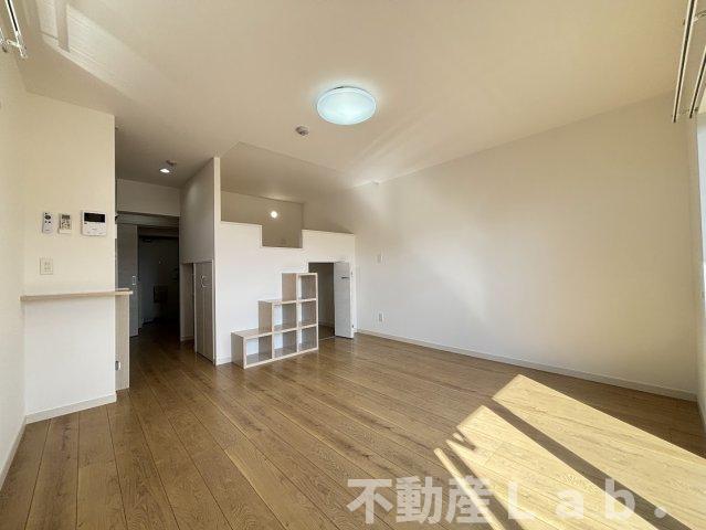 居室・リビング　※反転タイプのお写真です。