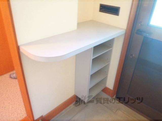 収納　スタイリッシュな下駄箱です