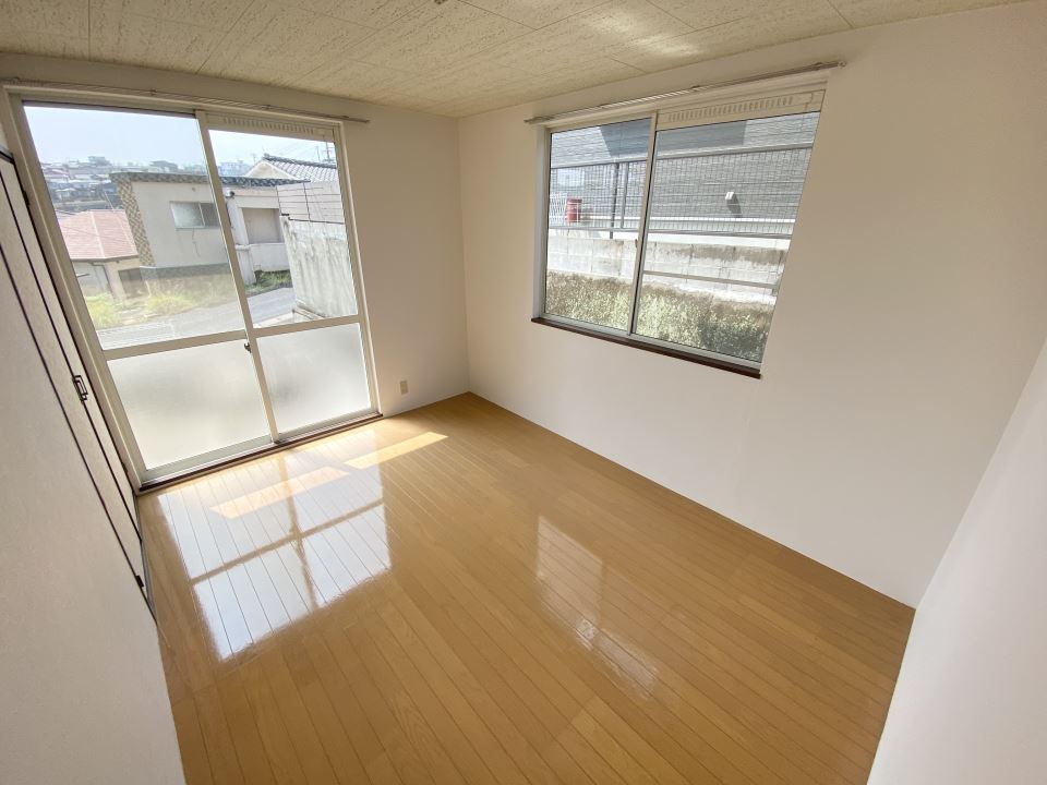 居室・リビング　１階ですが日当たり良好！