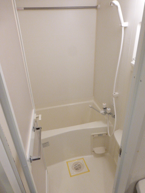 バス・シャワールーム　※別部屋の参考写真です。