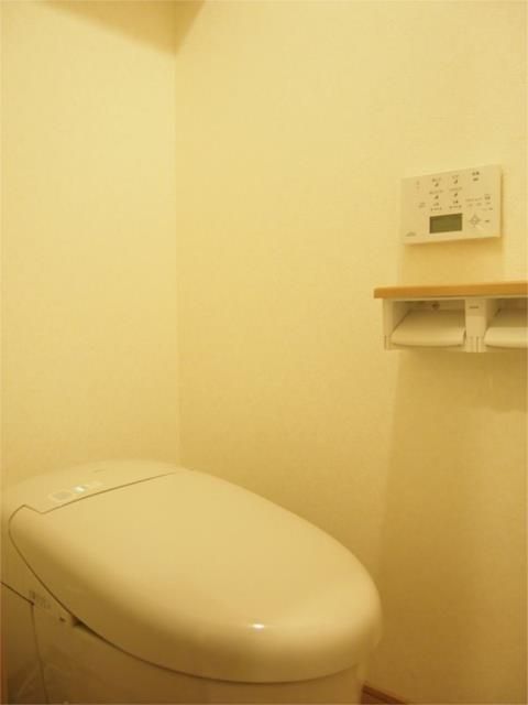 トイレ　落ち着いたトイレです