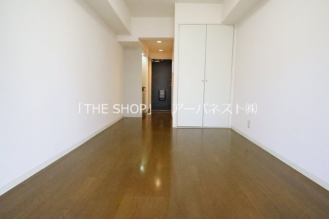 居室・リビング　同物件反転タイプの室内写真です