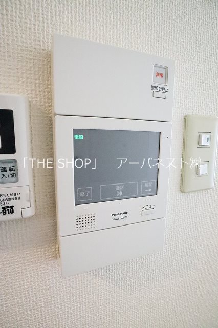 セキュリティ　同物件反転タイプの室内写真です