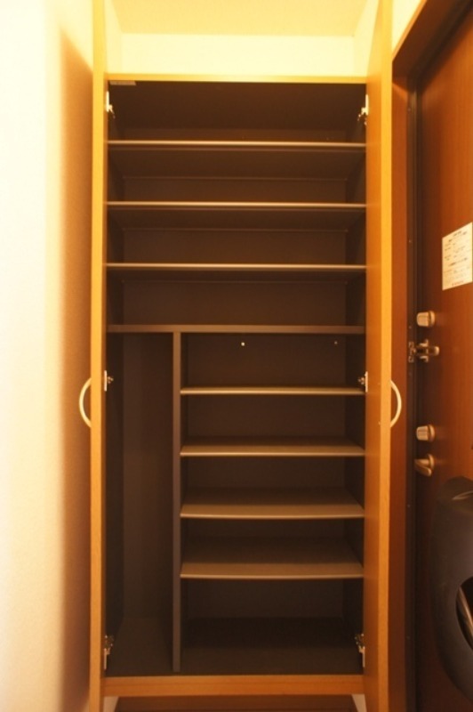 玄関　図面と現状に相違がある場合には現状を優先