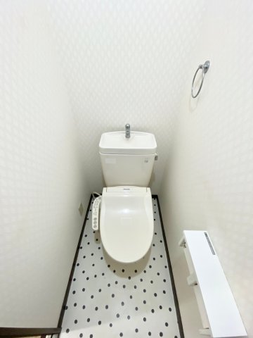 トイレ　※同物件別号室の写真になります（間取り反転）