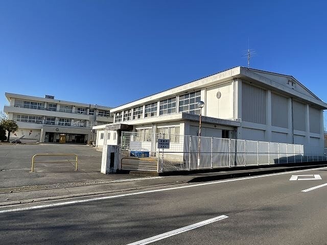 小学校　美濃市立中有知小学校（小学校）まで1751m