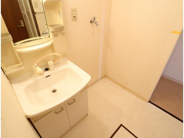 洗面設備　脱衣スペースもあります