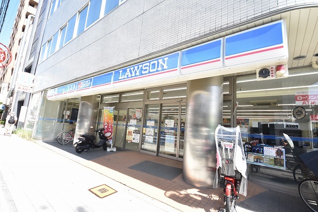 コンビニ　ファミリーマート　高倉町二丁目（コンビニ）まで239m