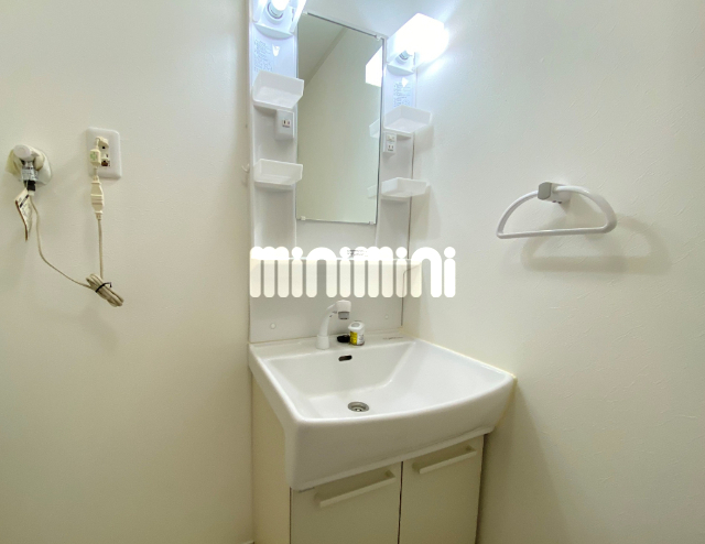 洗面設備　朝にうれしいシャンプードレッサーですよ。