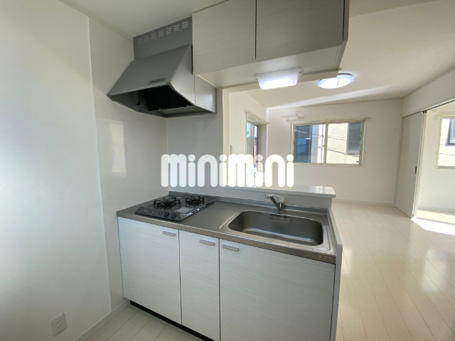 キッチン　人気の対面キッチンです。