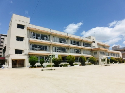 小学校　茨木市立庄栄小学校（小学校）まで523m