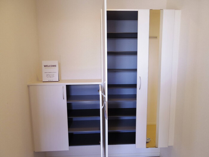 玄関　トールタイプシューズBOX(姿見鏡付)