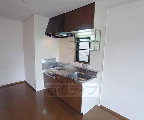 キッチン　使い易いシングルレバー。