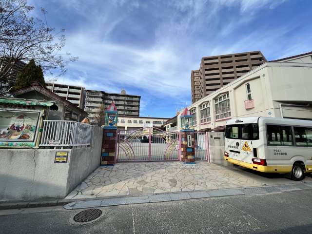 幼稚園・保育園　香里幼稚園（幼稚園・保育園）まで712m