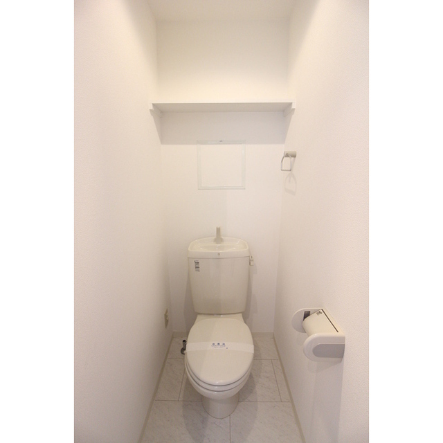 トイレ　※リフォーム前のお写真です。現況優先