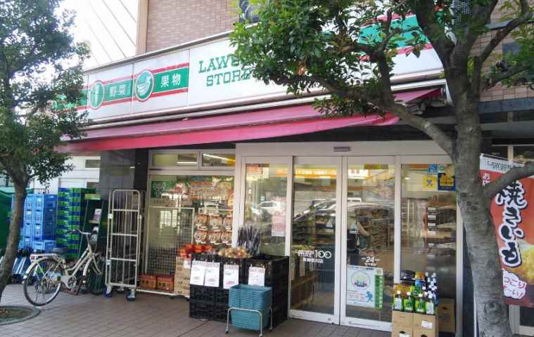 コンビニ　ローソンストア１００（コンビニ）まで371m