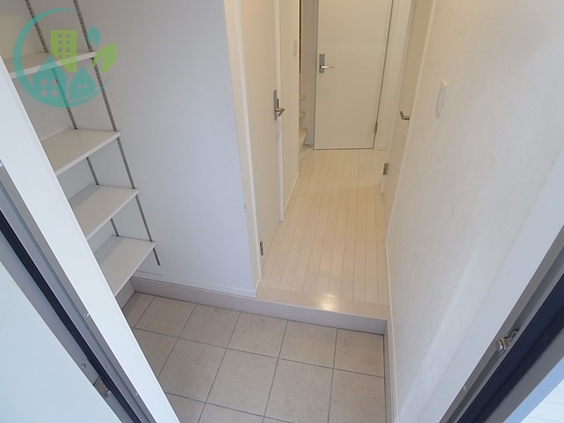 玄関　キャメロンプレイス六甲（ネット無料物件）