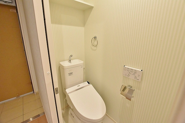 トイレ　温水洗浄便座付トイレ