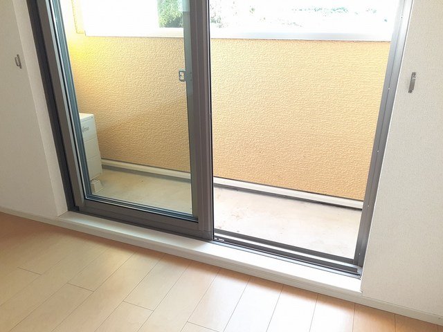 バルコニー　お洗濯にも便利なバルコニー付き