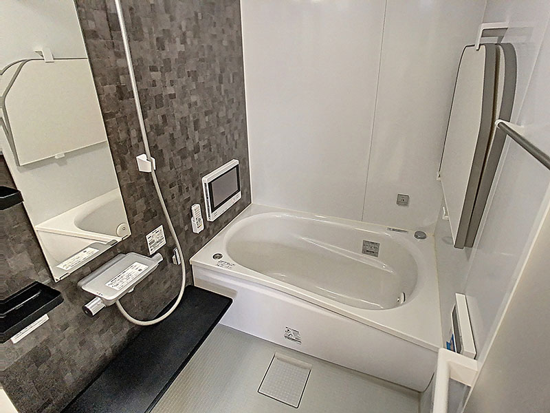 バス・シャワールーム　ジェットバス・浴室TV付き！