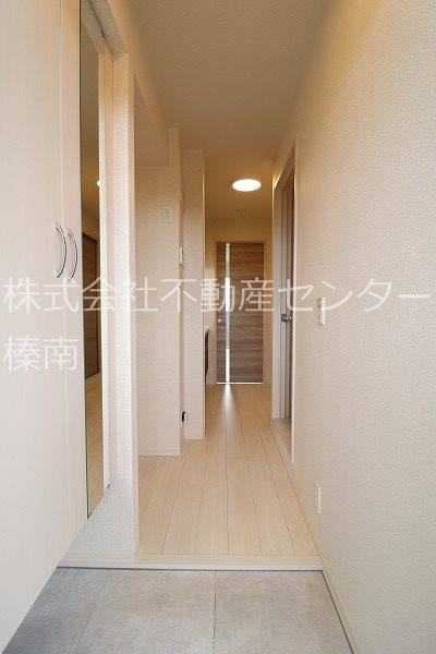 玄関　別部屋写真です