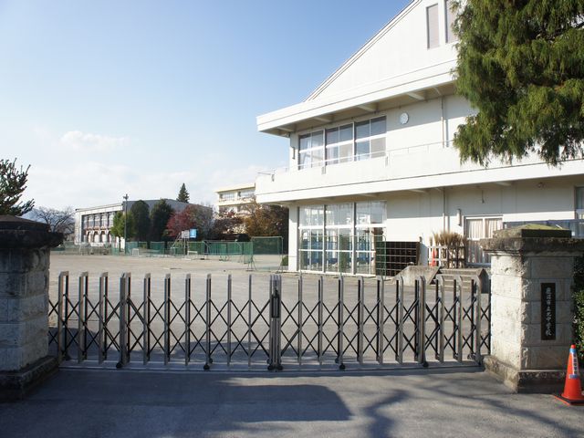 中学校　鹿沼市立北中学校（中学校）まで1475m