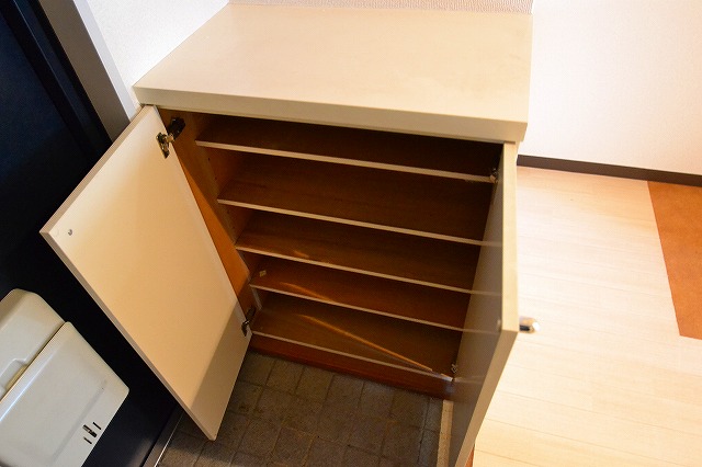 玄関　☆下駄箱完備です☆