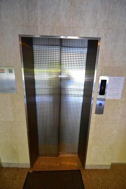 ロビー　☆エレベーターです☆