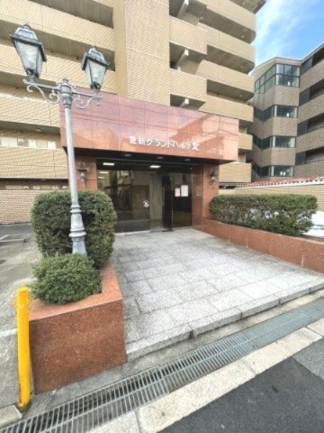 エントランス　ゆとりのあるエントランスです