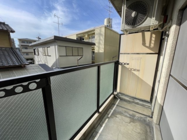バルコニー　お洗濯にも便利なバルコニー付き