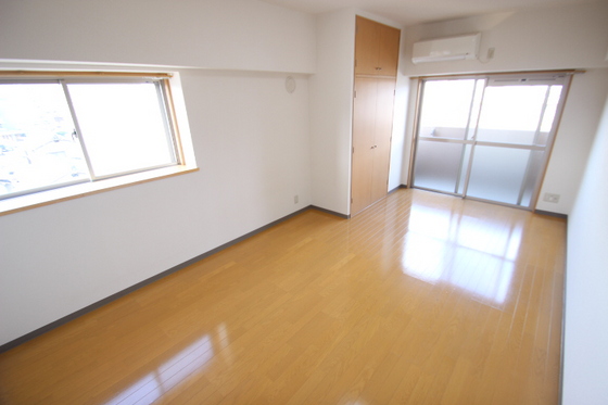 居室・リビング　写真は別号室のものです