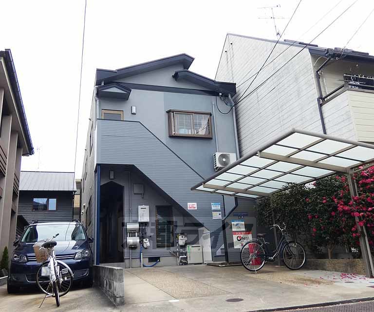 建物外観　２階建てのハイツです。