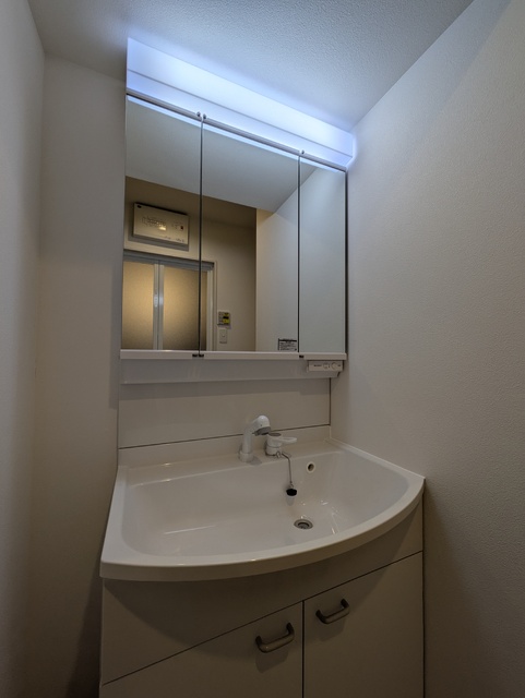 洗面設備　※現在建築中　３０１号室モデルルームの写真です