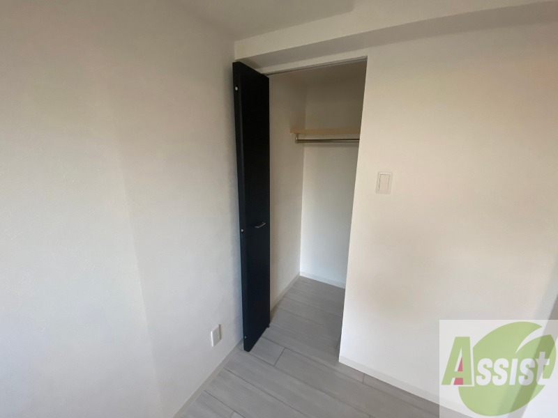 収納　クローゼットは奥行きもあり、荷物が多い方でも安心です。