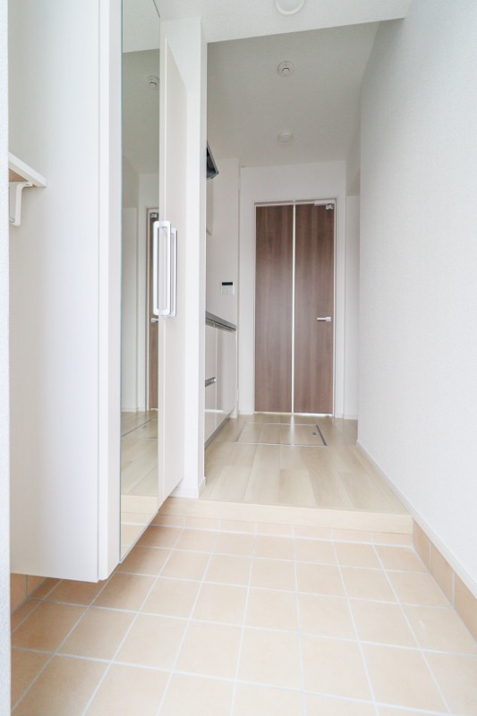 玄関　図面と現状に相違がある場合には現状を優先