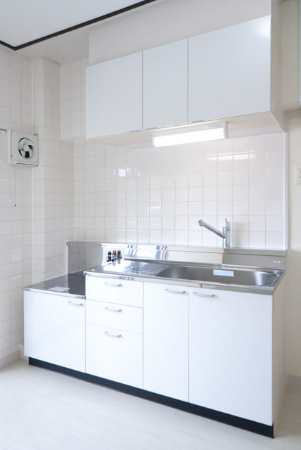 キッチン　コンパクトながら使いやすいキッチン