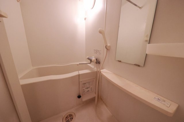 バス・シャワールーム　バス