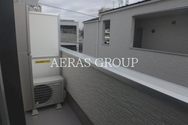 バルコニー　暖かな日差しのふりそそぐバルコニー